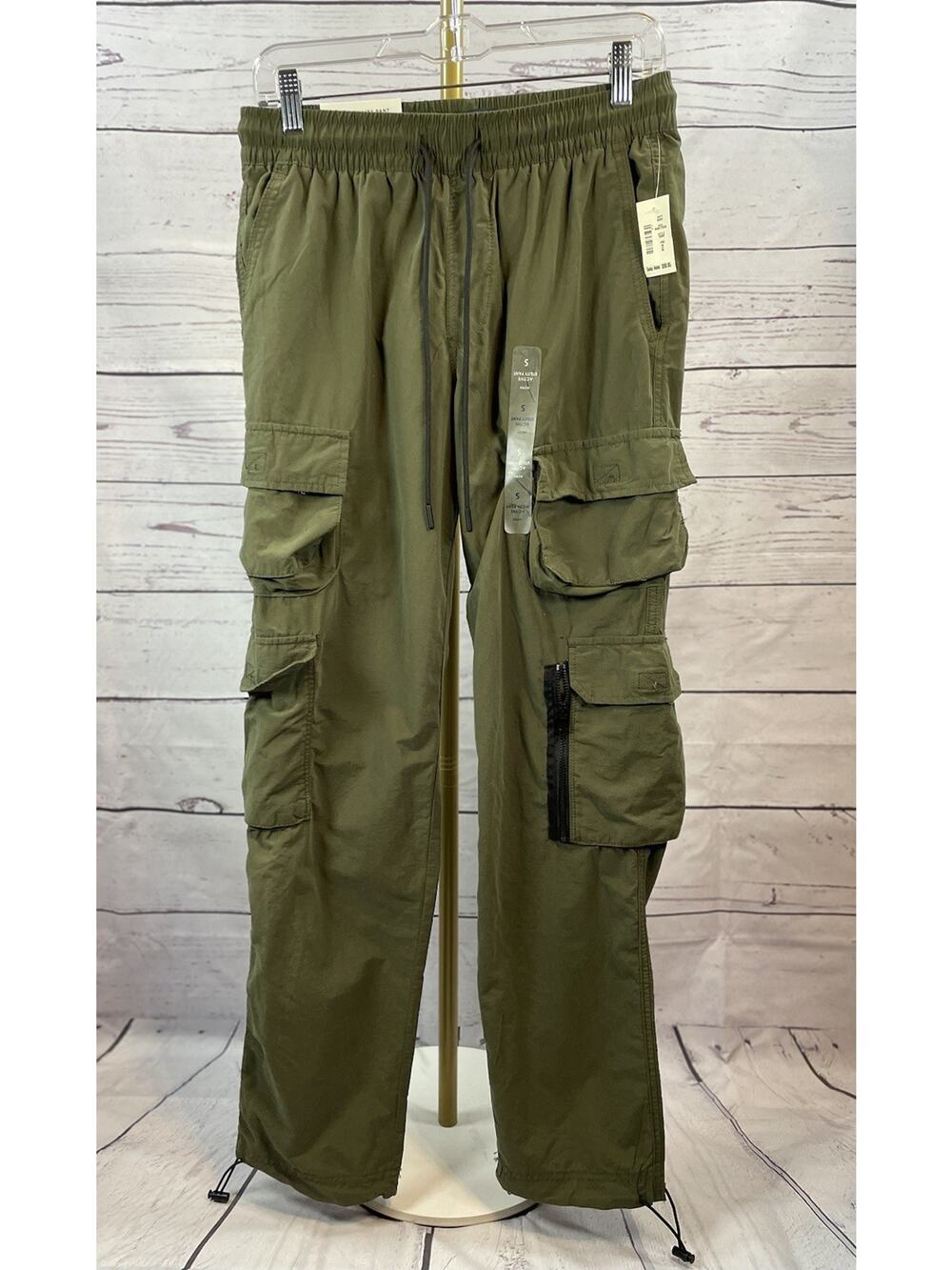 NWT Aero Utility Cargo Pants Green Active Outdoor Men’s Small